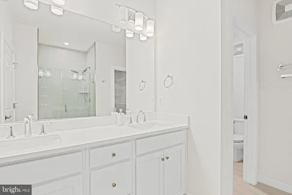 $3,000 | 13556 Innovation Station Loop, Unit 15A, Herndon, VA 20171