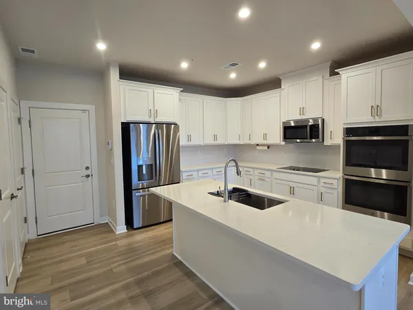 $3,000 | 13556 Innovation Station Loop, Unit 15A, Herndon, VA 20171