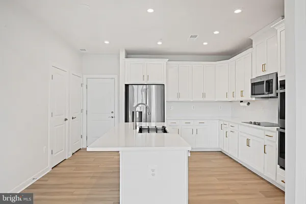 $3,000 | 13556 Innovation Station Loop, Unit 15A, Herndon, VA 20171