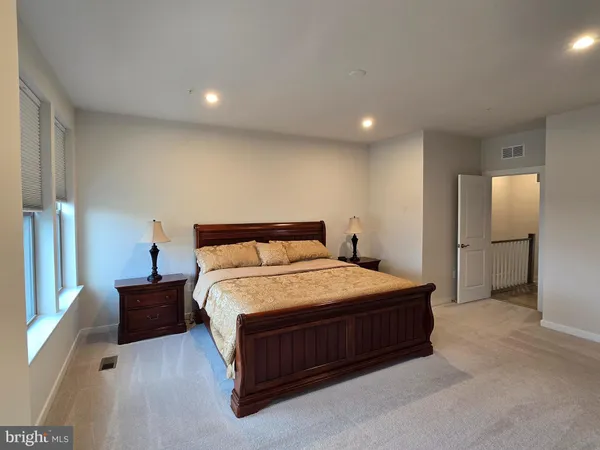 $3,000 | 13556 Innovation Station Loop, Unit 15A, Herndon, VA 20171