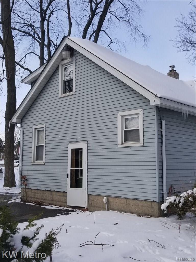 395 West Kennett Road Pontiac, MI 48340 - Photo 4 of 9 20180309_151009.jpg