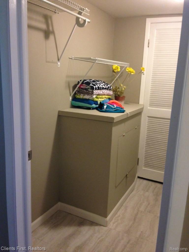 1665 Riverside Drive, Unit 8 Rochester, MI 48309 - Photo 21 of 25 laundry side one.jpg