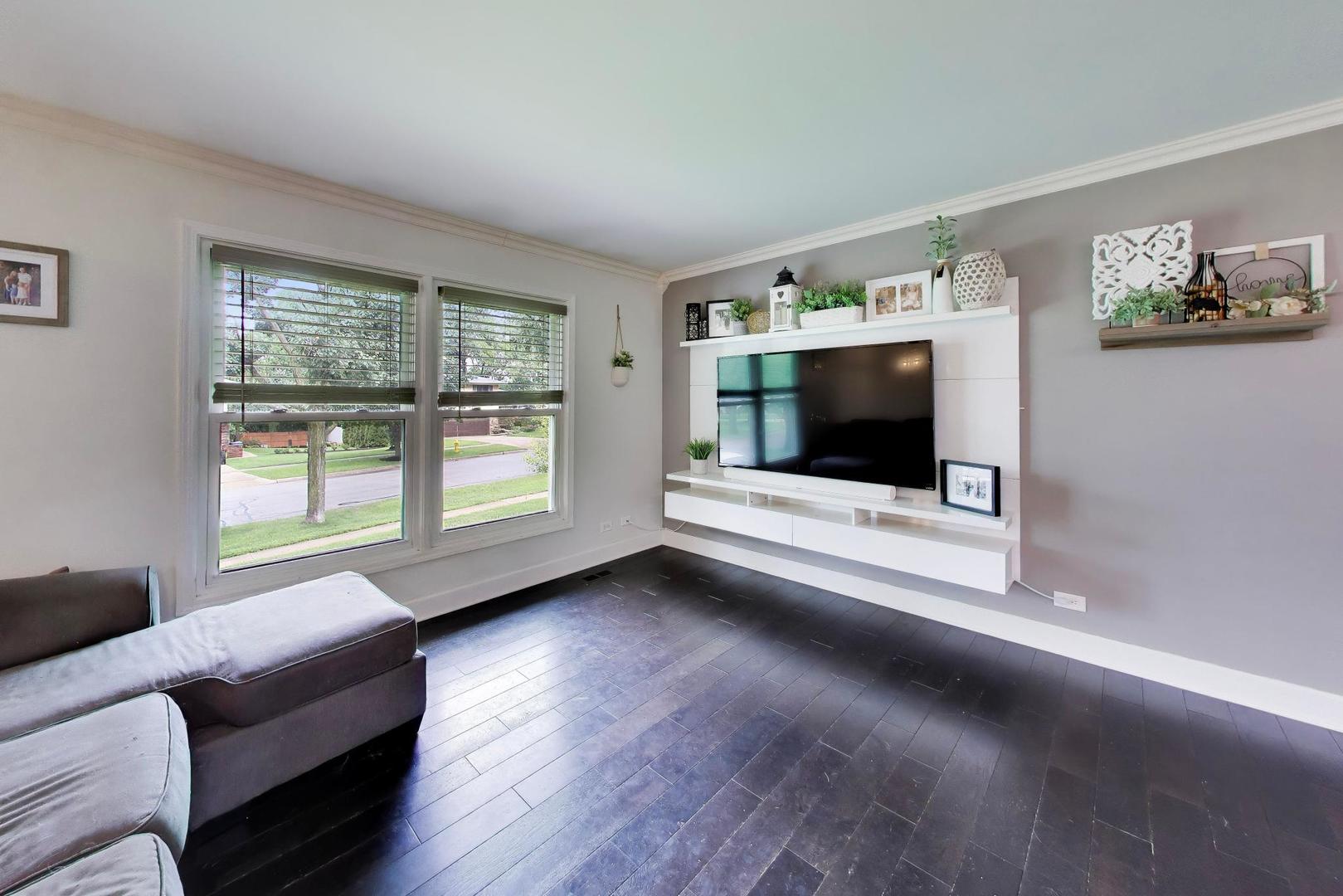 2167 Midhurst Road Downers Grove, IL 60516 - Photo 4 of 50 Gallery Image 4