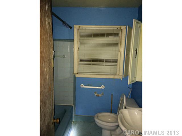703 Billingsley Road Charlotte, NC 28211 - Photo 5 of 6 Gallery Image 5