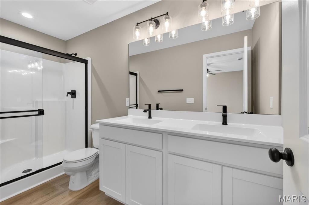 10 Wild Ridge Manor Court Florissant, MO 63033 - Photo 16 of 32