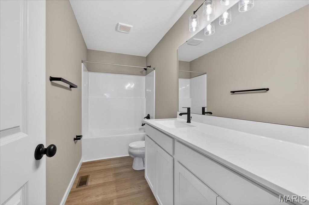 10 Wild Ridge Manor Court Florissant, MO 63033 - Photo 21 of 32