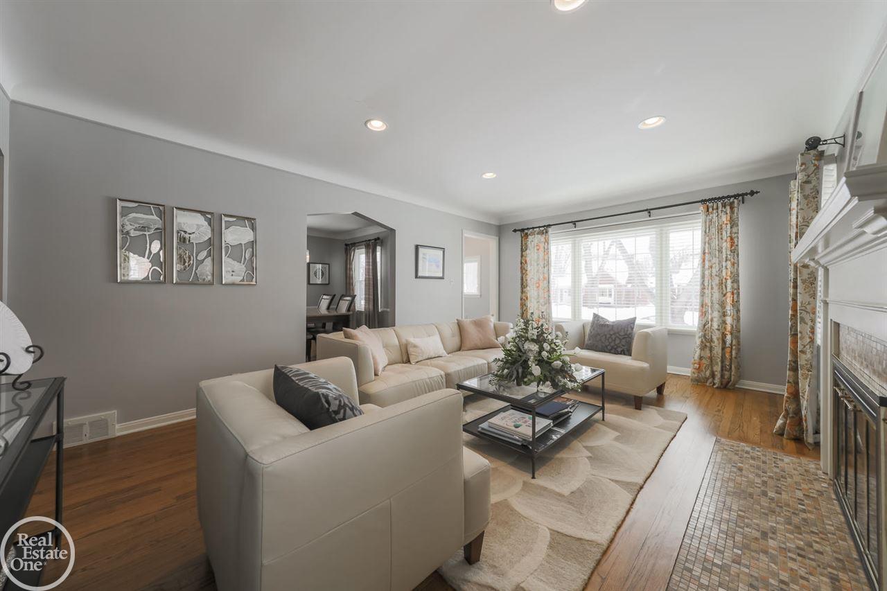 374 Ridgemont Road Grosse Pointe Farms, MI 48236 - Photo 2 of 25