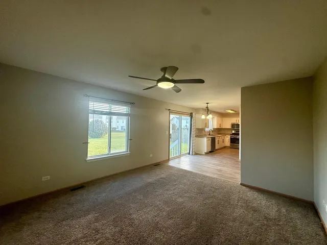 $3,300 | 2477 Smithfield Court, Aurora, IL 60503