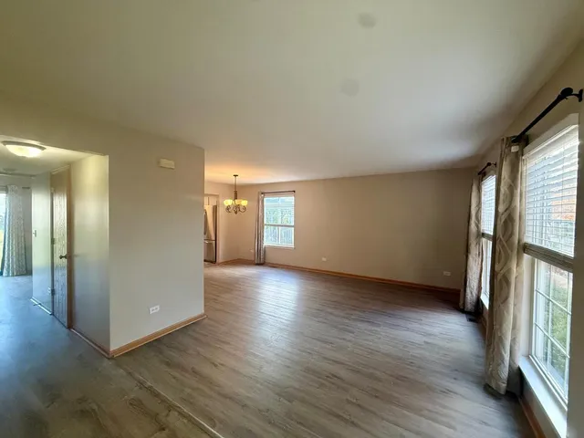 $3,300 | 2477 Smithfield Court, Aurora, IL 60503