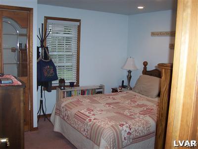 951 Juniper Road Hellertown, PA 18055 - Photo 4 of 15 Gallery Image 4