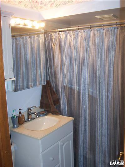 951 Juniper Road Hellertown, PA 18055 - Photo 6 of 15 Gallery Image 6