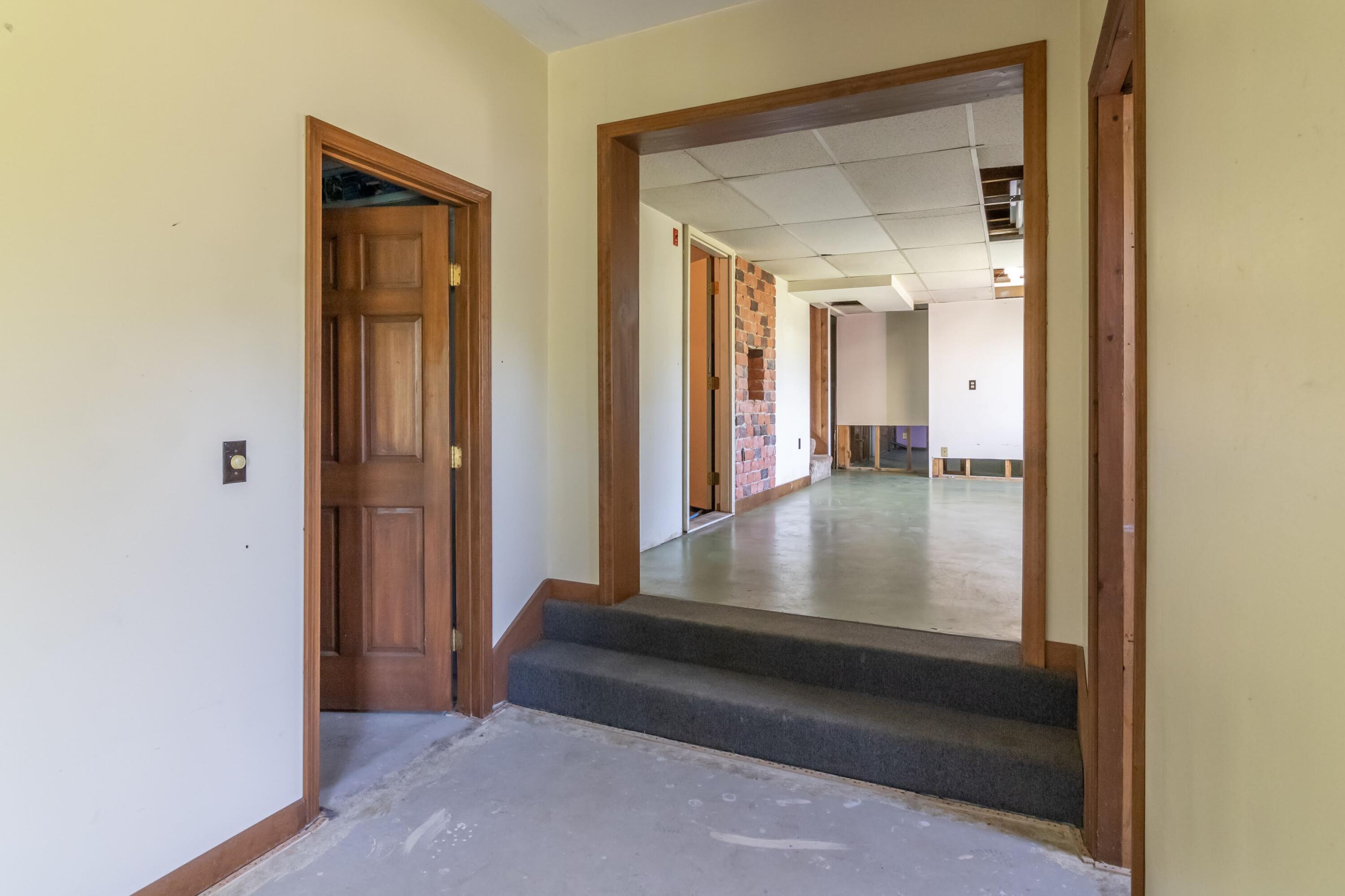 395 Front Ridge Road Orland, ME 04472 - Photo 25 of 47 395 Front Ridge Road Interiors-37