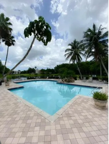 $2,675 | 600 Crestwood Court North, Unit 615, Royal Palm Beach, FL 33411