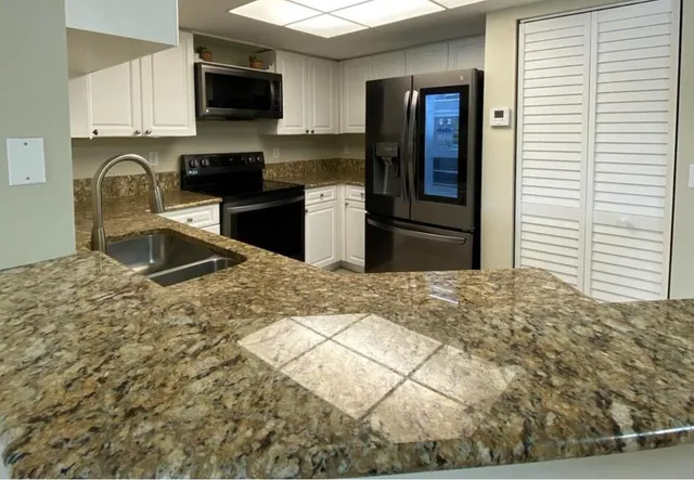 $2,675 | 600 Crestwood Court North, Unit 615, Royal Palm Beach, FL 33411