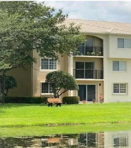$2,675 | 600 Crestwood Court North, Unit 615, Royal Palm Beach, FL 33411