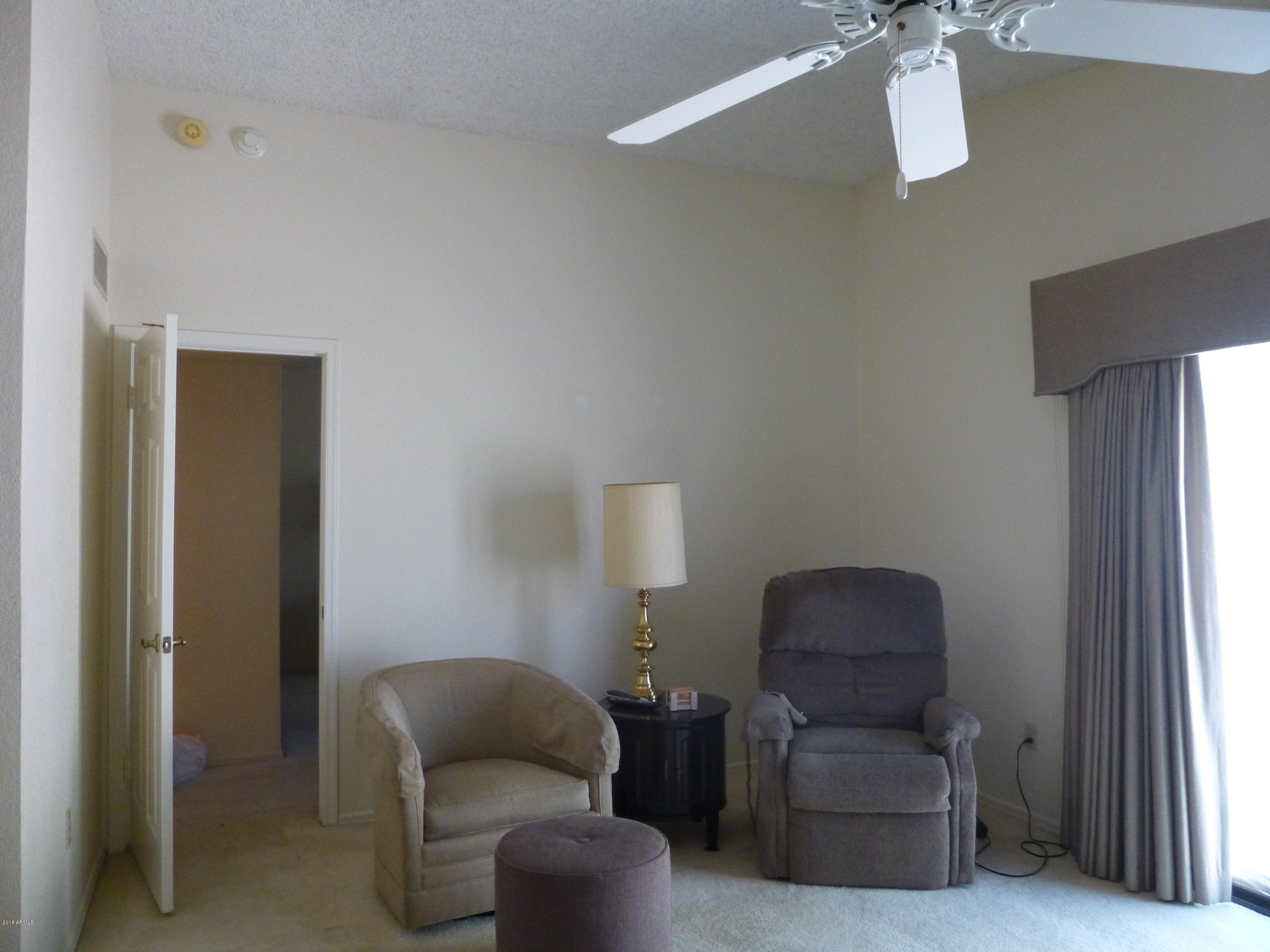 Roomy living Room