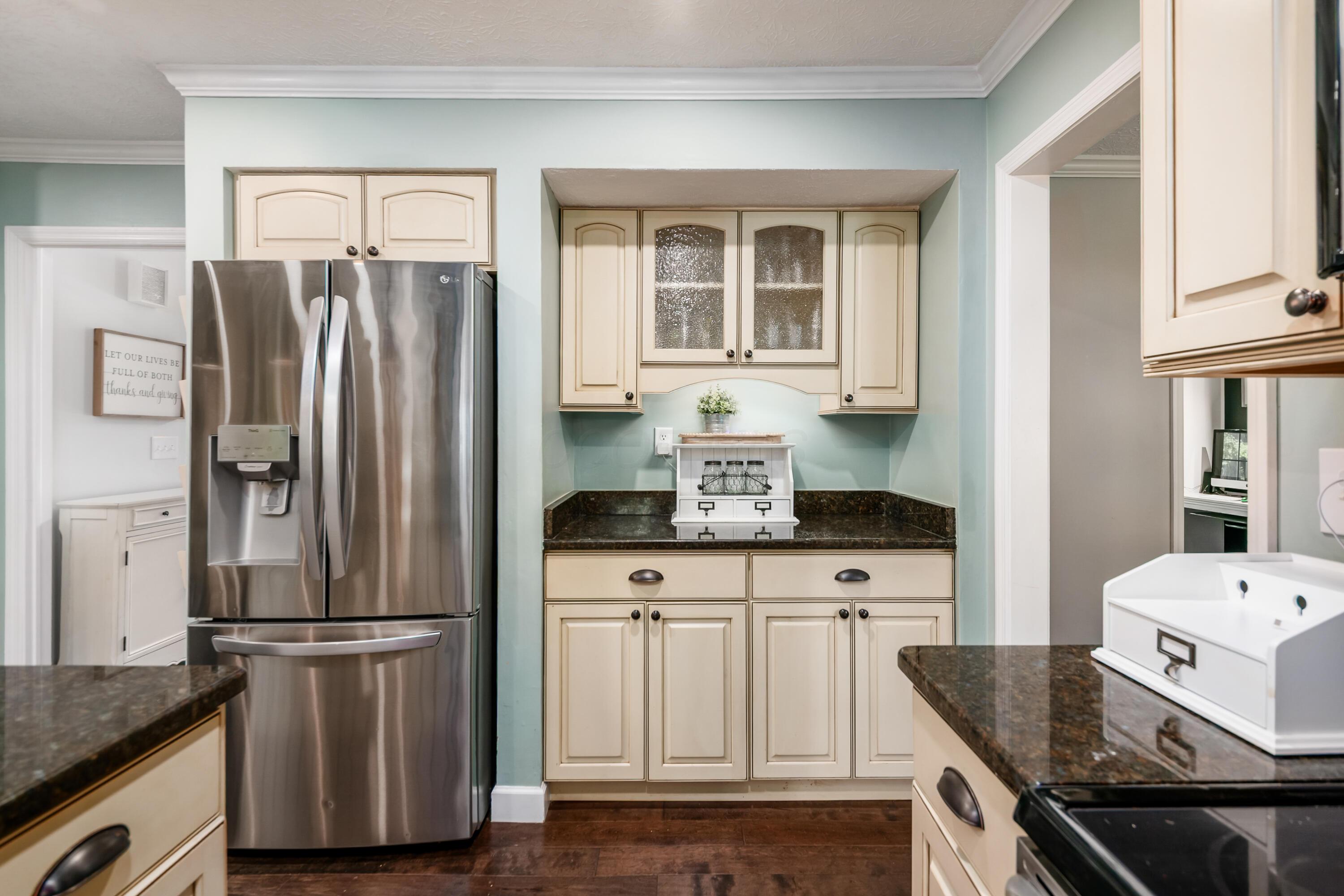 702 Autumn Branch Road Westerville, OH 43081 - Photo 14 of 42 Kitchen