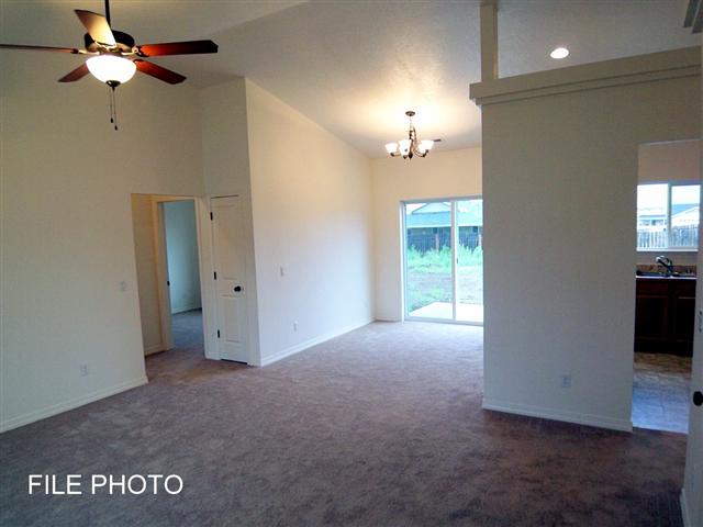 4517 South Carnation Road Spokane, WA 99224 - Photo 4 of 9