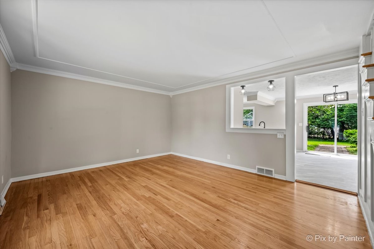 604 Rome Avenue Rockford, IL 61107 - Photo 3 of 34