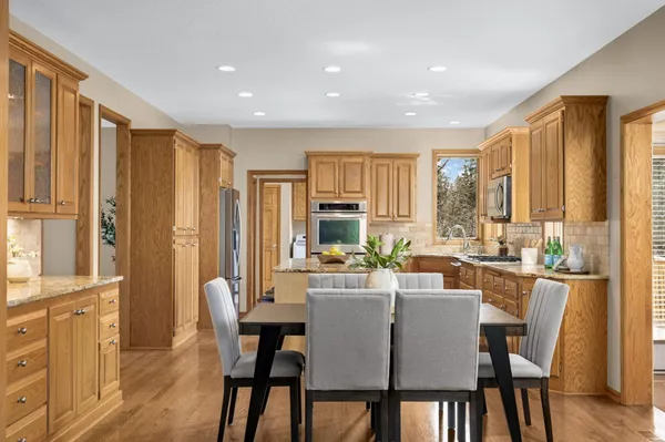 $800,000 | 7628 Auto Club Circle, Bloomington, MN 55438