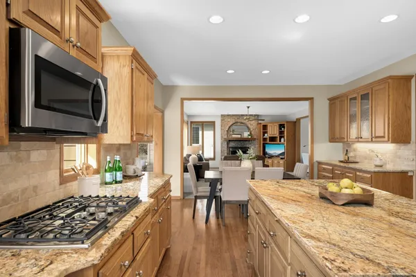 $800,000 | 7628 Auto Club Circle, Bloomington, MN 55438