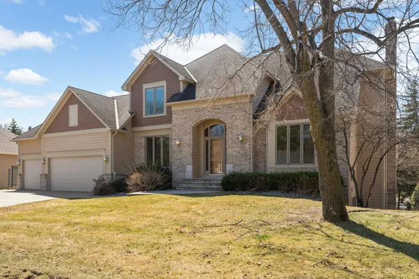 $800,000 | 7628 Auto Club Circle, Bloomington, MN 55438