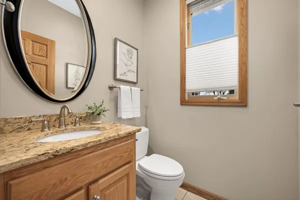 $800,000 | 7628 Auto Club Circle, Bloomington, MN 55438