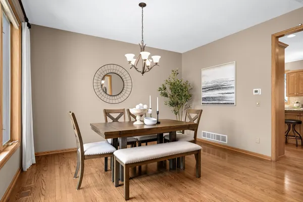 $800,000 | 7628 Auto Club Circle, Bloomington, MN 55438