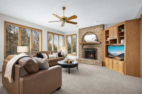 $800,000 | 7628 Auto Club Circle, Bloomington, MN 55438