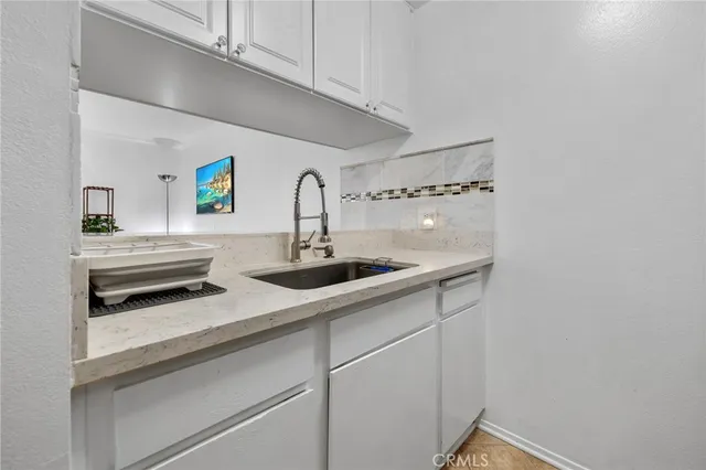 $299,000 | 525 South Ardmore Avenue, Unit 257, Los Angeles, CA 90020