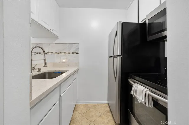 $299,000 | 525 South Ardmore Avenue, Unit 257, Los Angeles, CA 90020