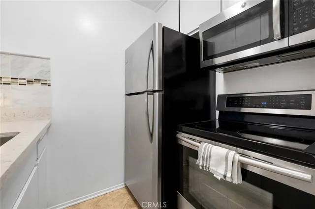 $299,000 | 525 South Ardmore Avenue, Unit 257, Los Angeles, CA 90020