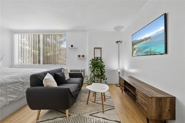 $299,000 | 525 South Ardmore Avenue, Unit 257, Los Angeles, CA 90020