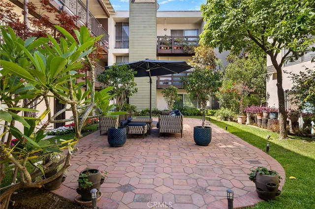 $299,000 | 525 South Ardmore Avenue, Unit 257, Los Angeles, CA 90020