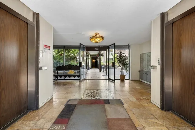 $299,000 | 525 South Ardmore Avenue, Unit 257, Los Angeles, CA 90020