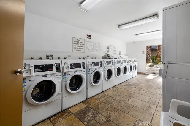 $299,000 | 525 South Ardmore Avenue, Unit 257, Los Angeles, CA 90020