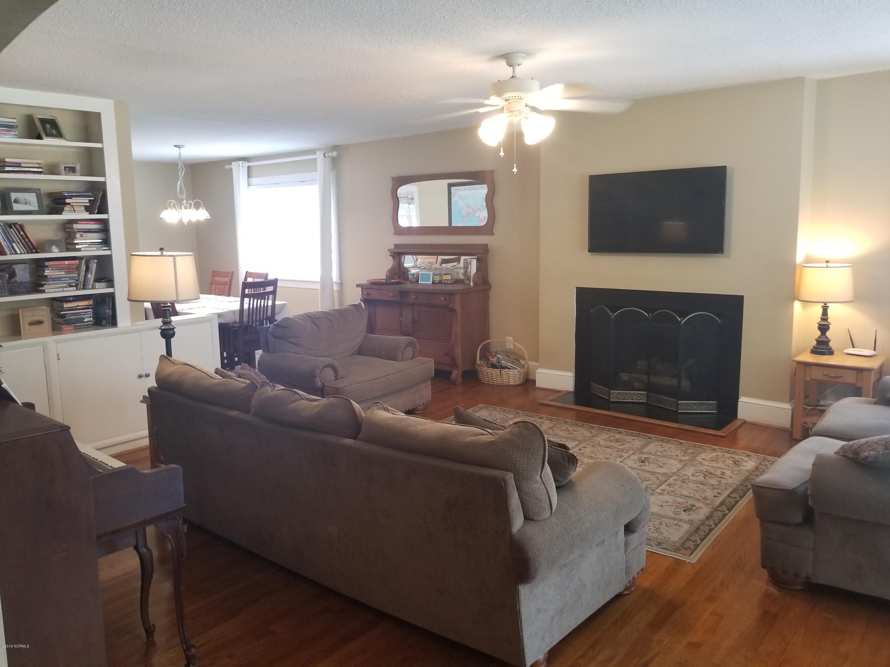 2301 Woodview Road Kinston, NC 28504 - Photo 4 of 21 20190719_114659