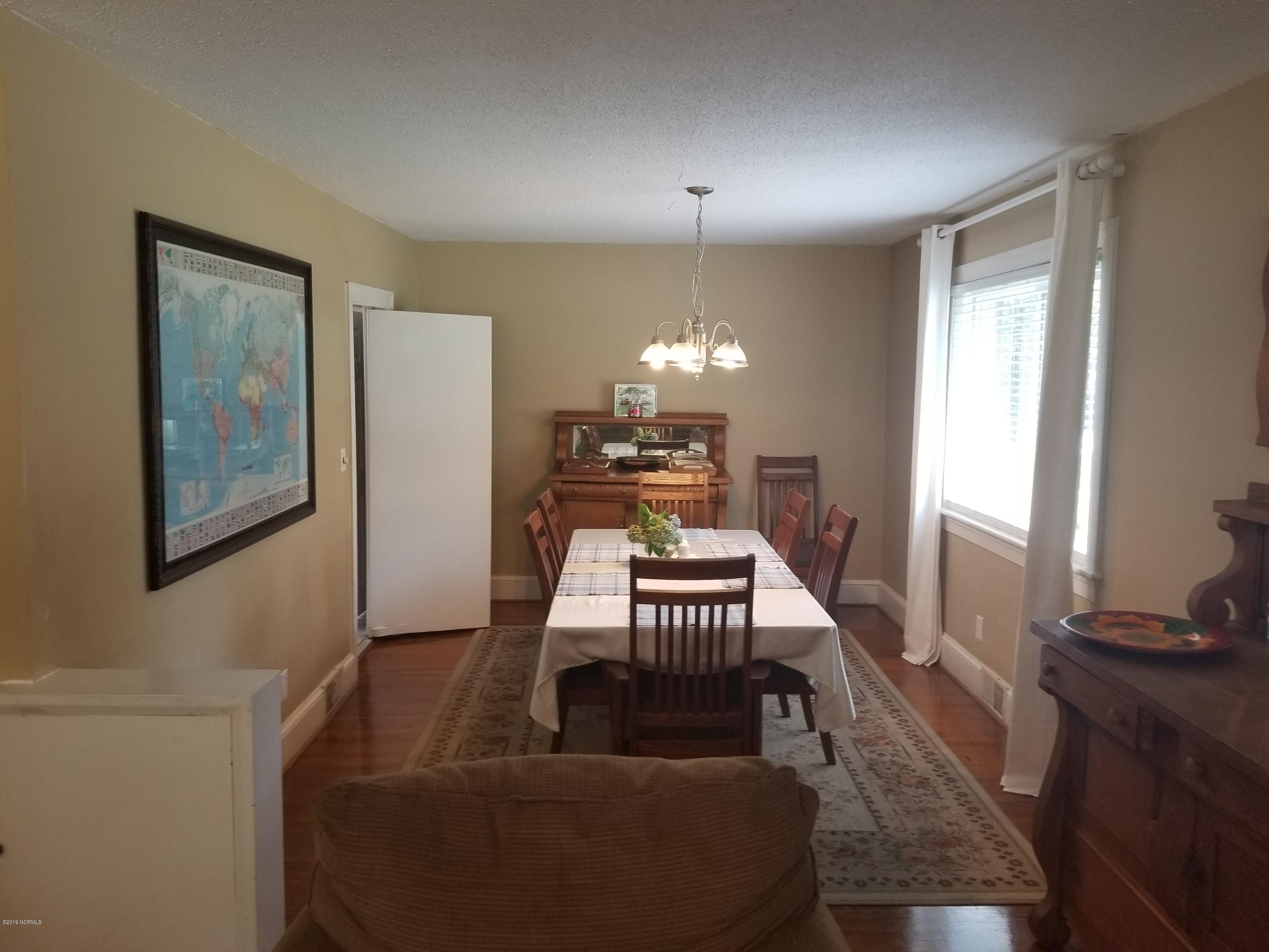 2301 Woodview Road Kinston, NC 28504 - Photo 5 of 21 20190719_114813