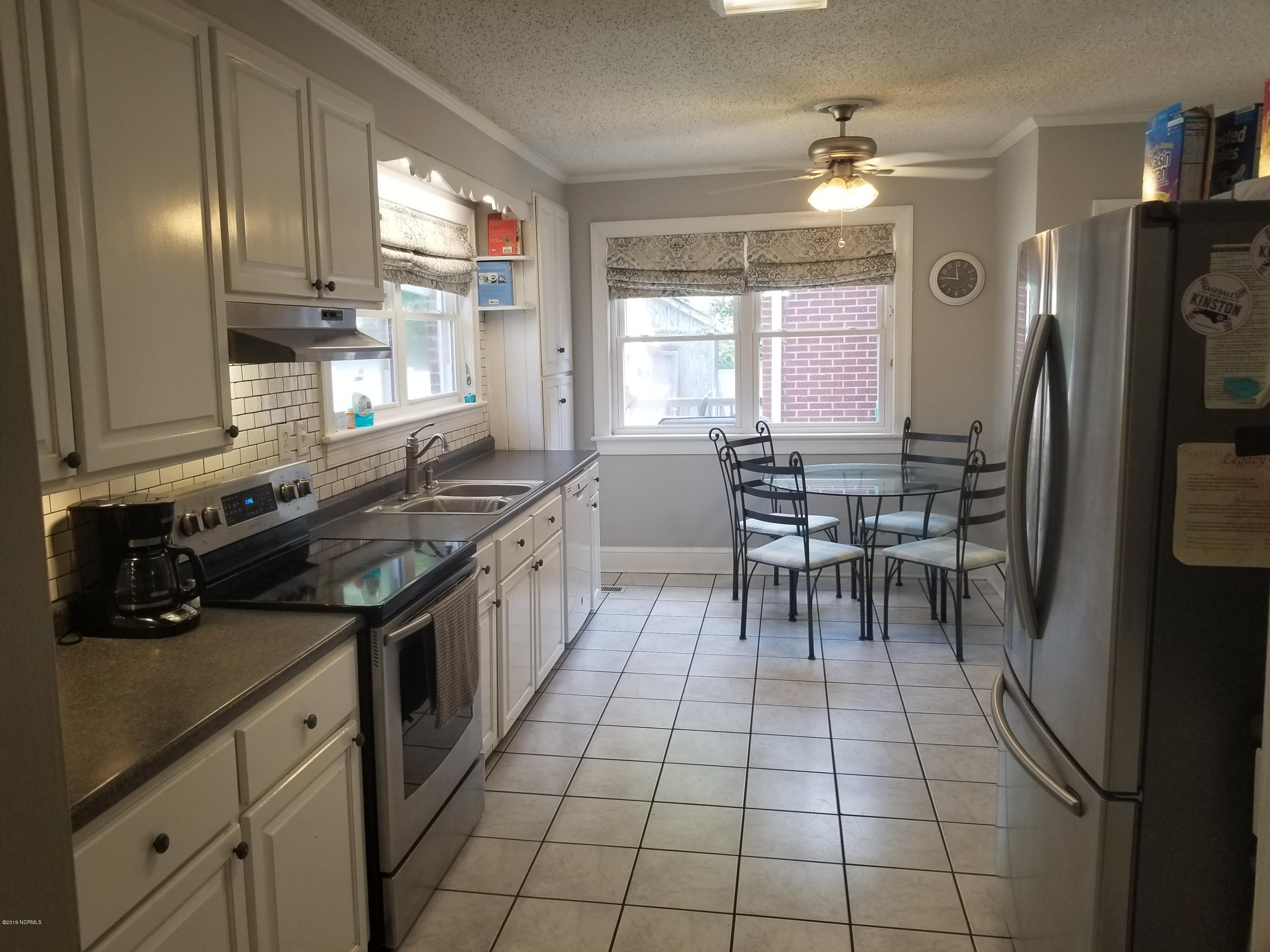2301 Woodview Road Kinston, NC 28504 - Photo 6 of 21 20190719_114633