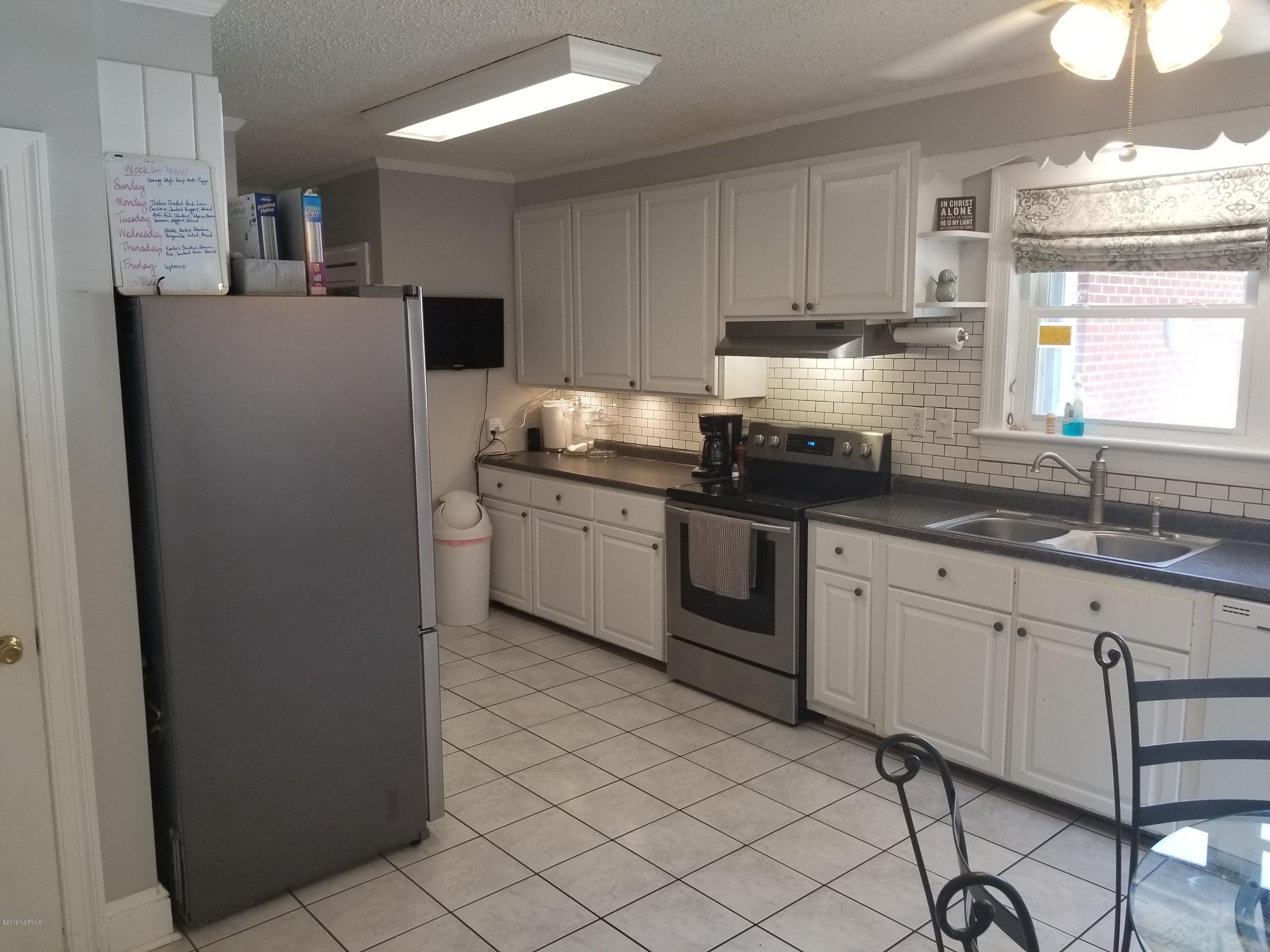 2301 Woodview Road Kinston, NC 28504 - Photo 7 of 21 20190719_114620