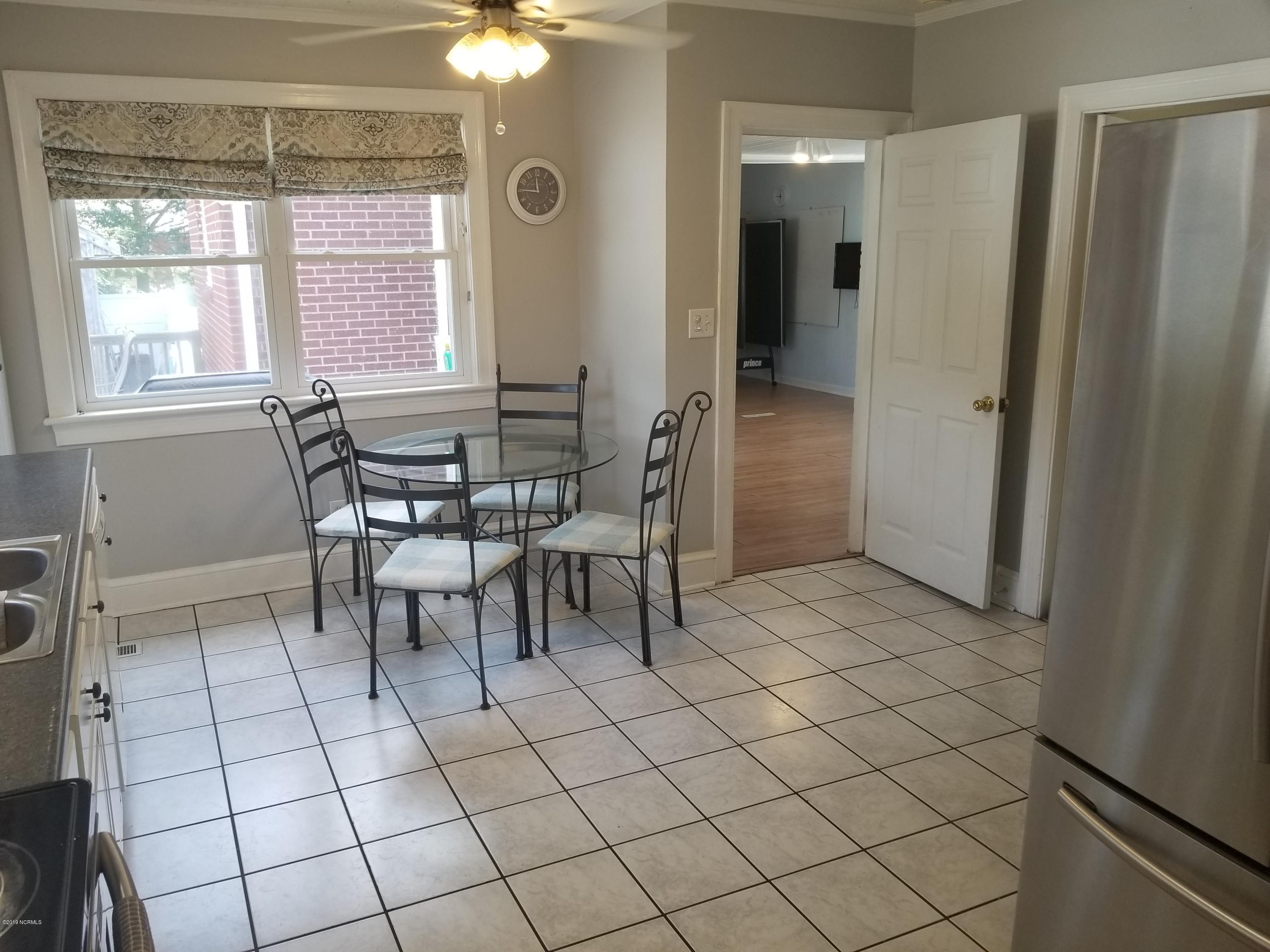 2301 Woodview Road Kinston, NC 28504 - Photo 8 of 21 20190719_114611