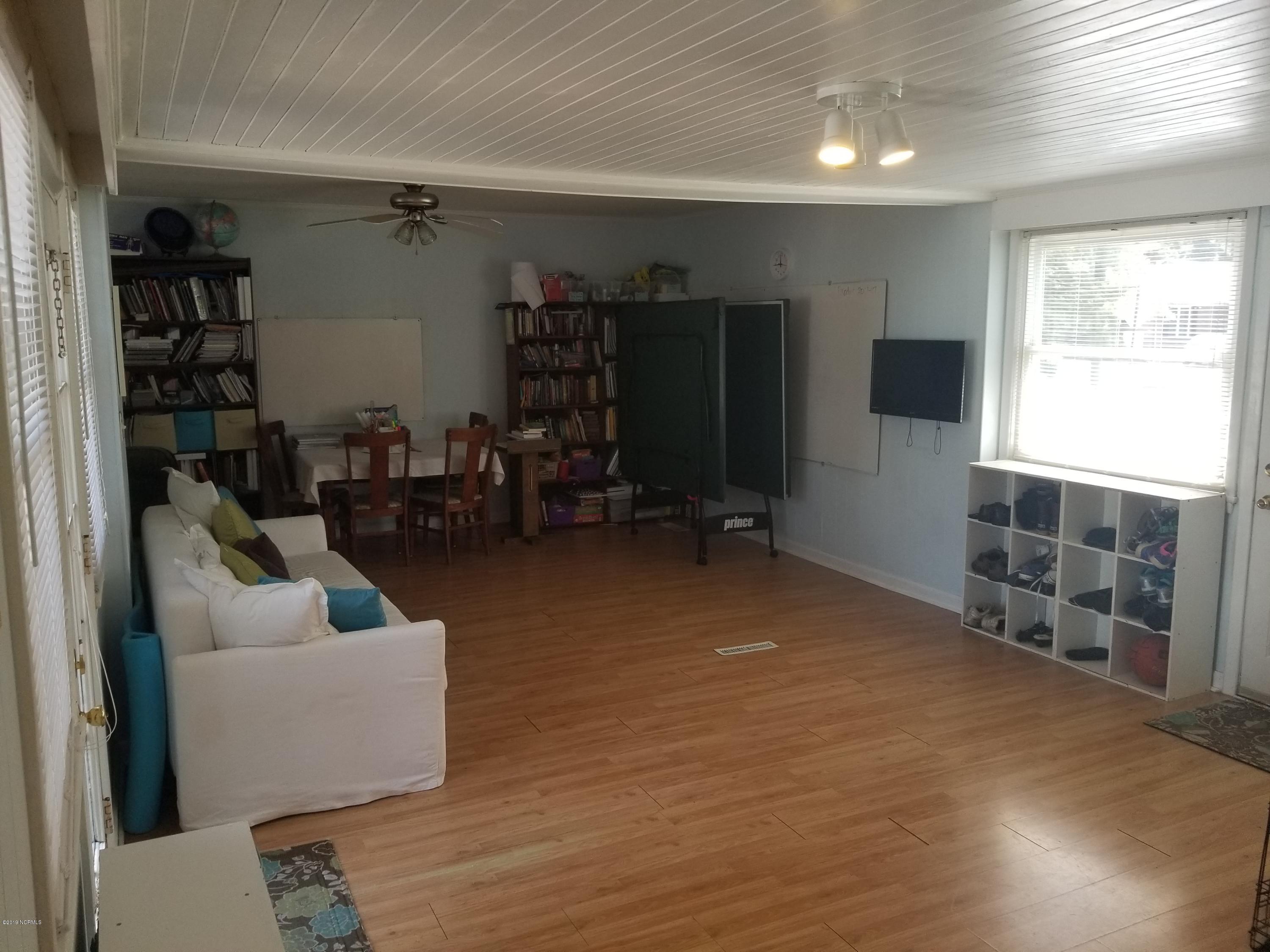 2301 Woodview Road Kinston, NC 28504 - Photo 10 of 21 20190719_114556
