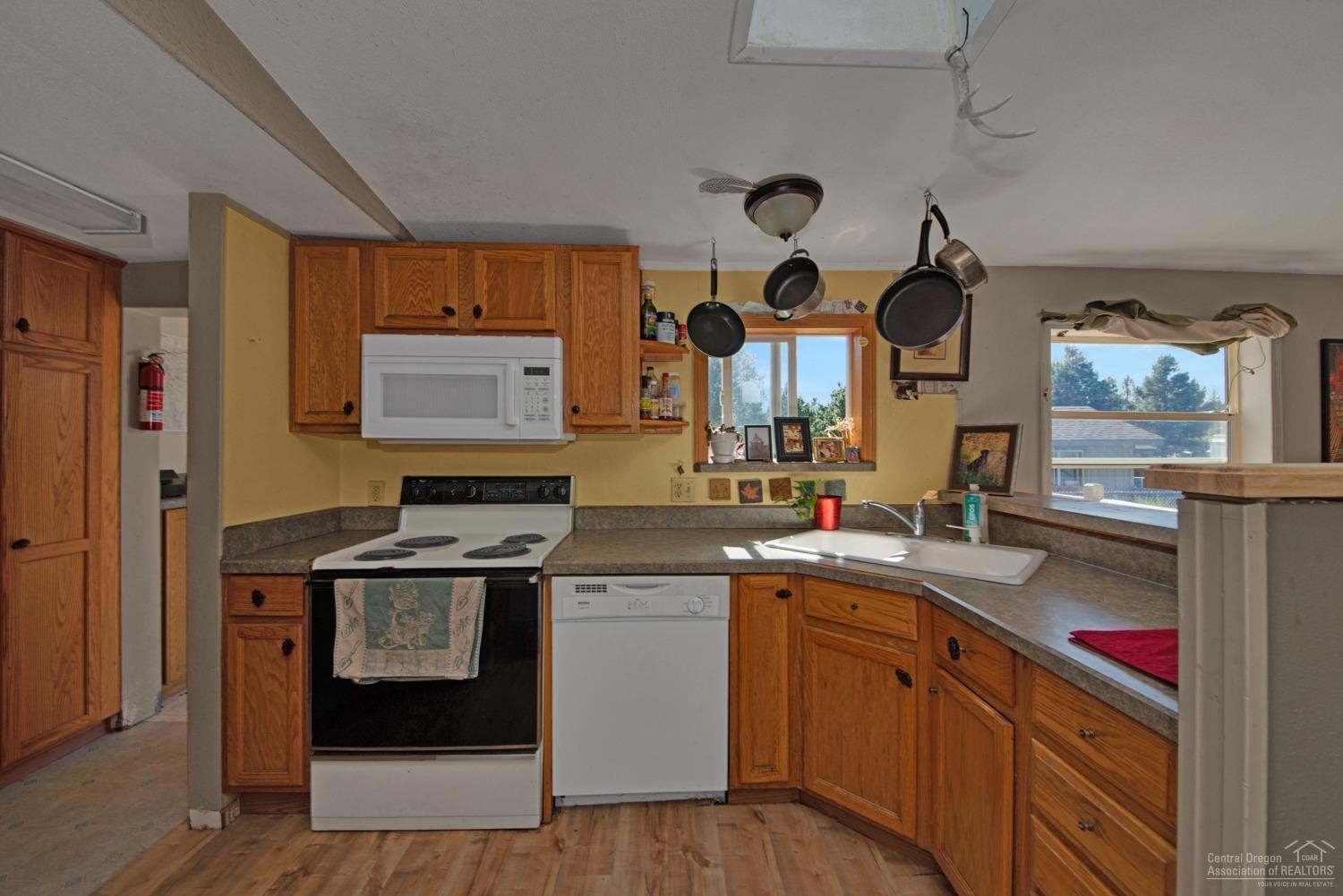 19220 Shoshone Road Bend, OR 97702 - Photo 10 of 16 Gallery Image 10