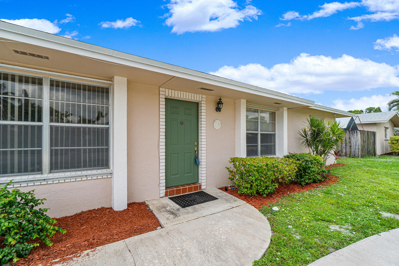 1760 Southwest 10th Street Boca Raton, FL 33486 - Photo 2 of 32 004-1760Southwest10thStreet-BocaRaton-FL