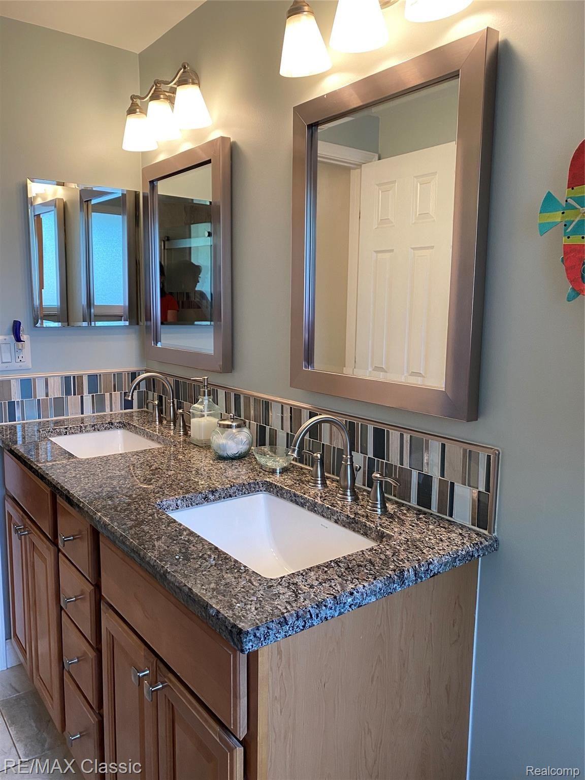 43120 Hanford Road Canton, MI 48187 - Photo 42 of 82 ArygA7N0Sv6EzX9xkNUV+A.jpg