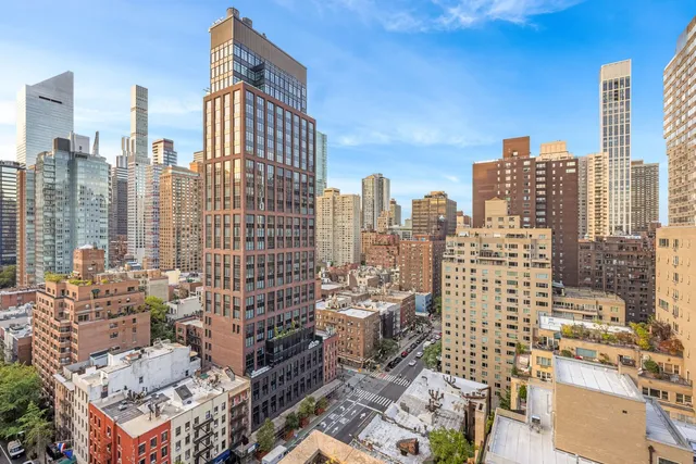 $2,150,000 | 400 East 52nd Street, Unit PHTOWER | Midtown East