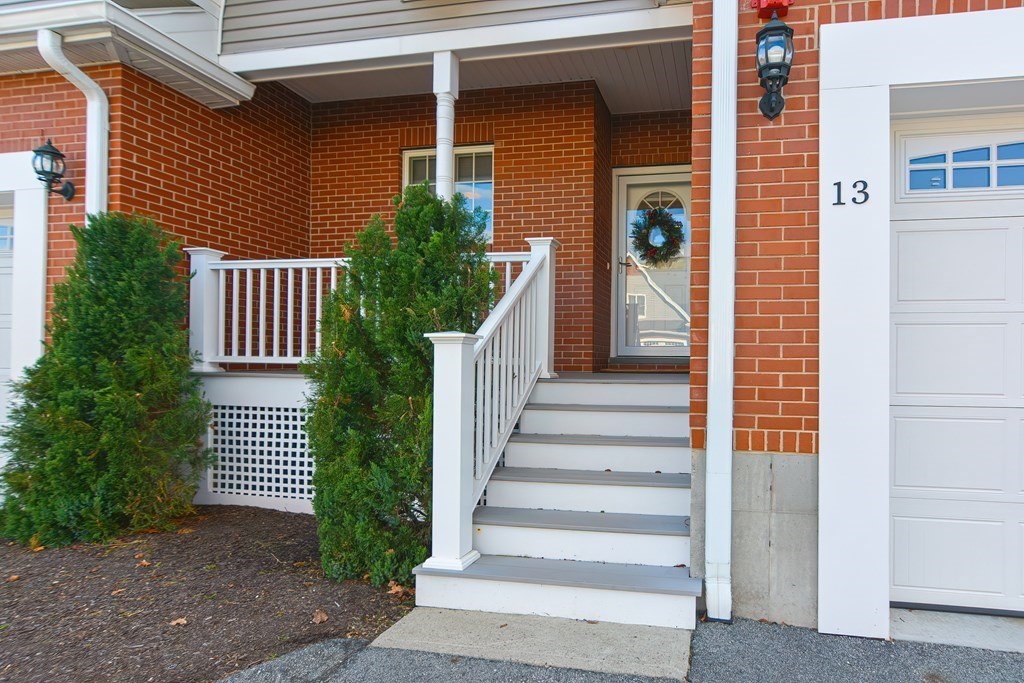 13 Dexter Road, Unit 13 Foxboro, MA 02035 - Photo 3 of 37 Gallery Image 3