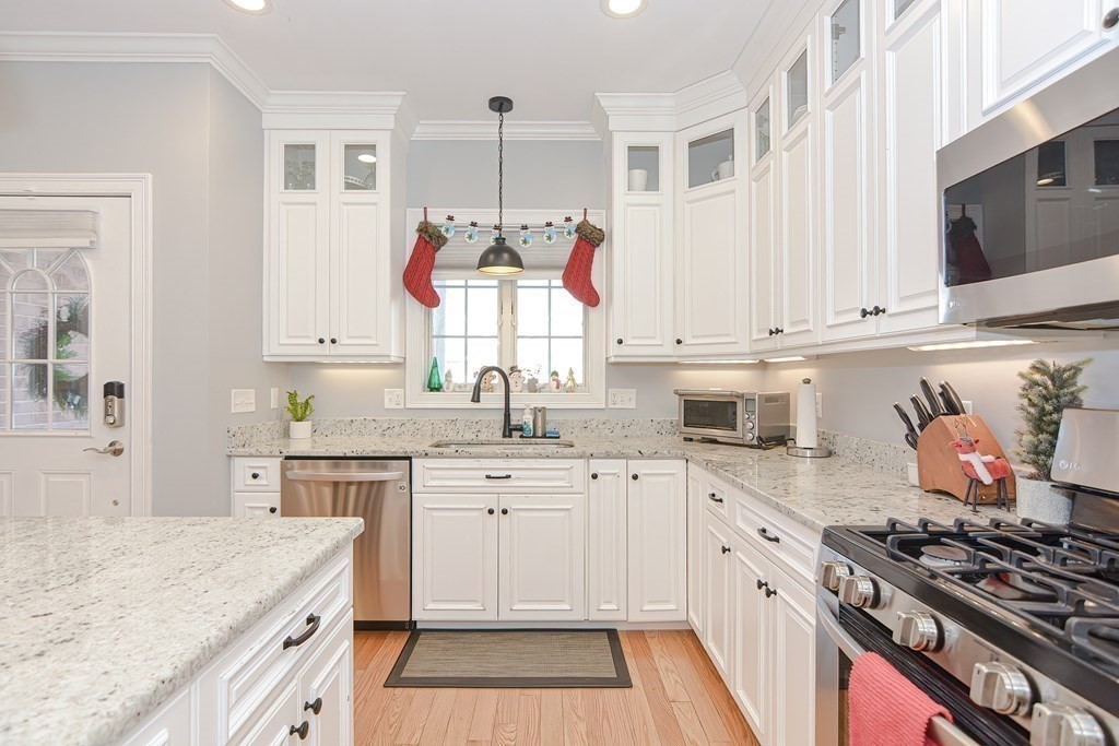 13 Dexter Road, Unit 13 Foxboro, MA 02035 - Photo 5 of 37 Gallery Image 5