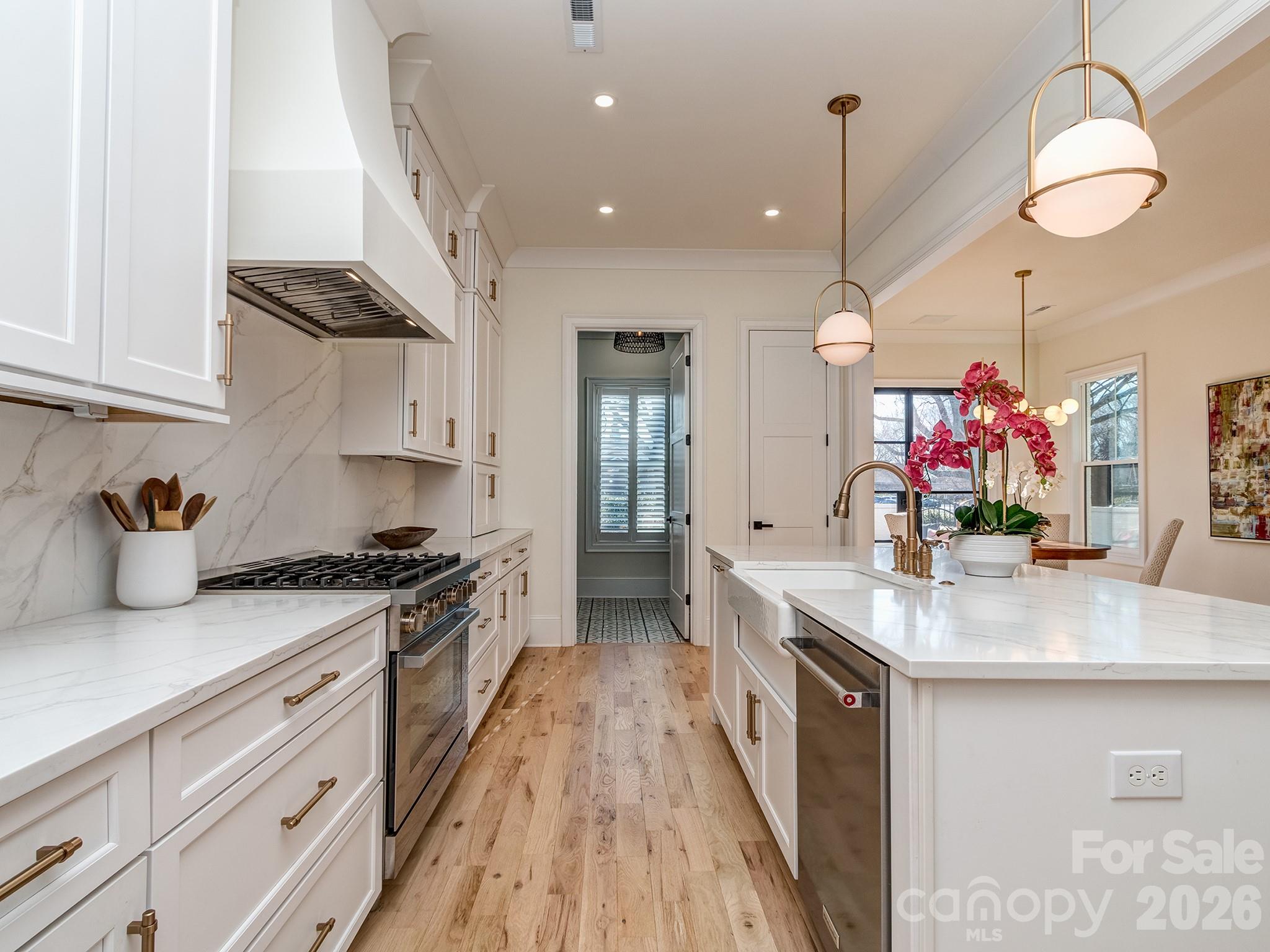 3908 Hough Road Charlotte, NC 28209 - Photo 10 of 41 Gallery Image 10