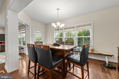 $869,900 | 408 Quarry Point Road, Malvern, PA 19355